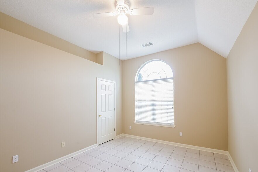 Building Photo - 6658 Raner Cove