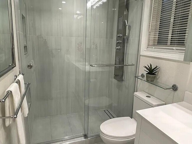 Building Photo - 101 Linden Ave