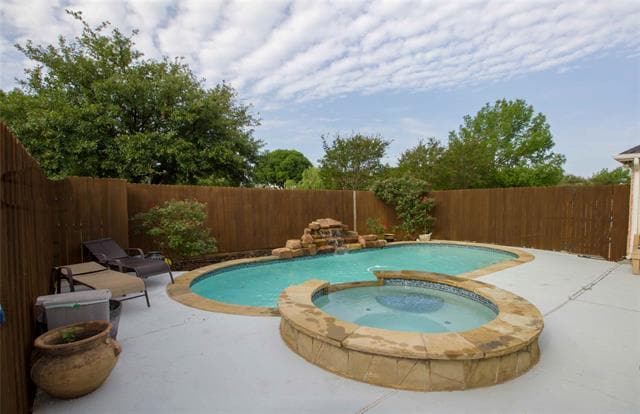 Primary Photo - 10409 Forrest Dr