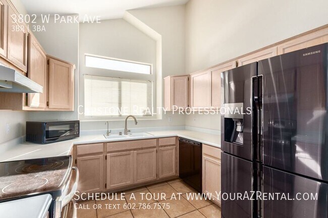 Building Photo - Beautiful 3 bedroom 2.5 bath home with pri...