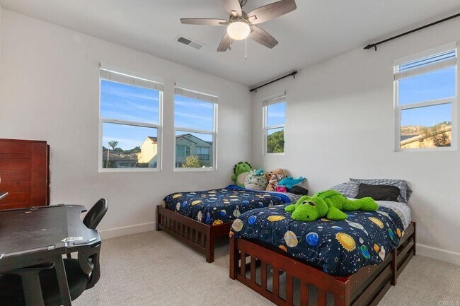 Building Photo - 1316 Vista Ave