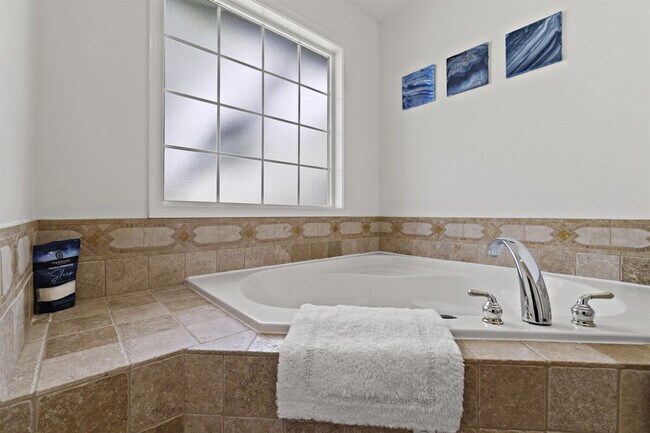 Building Photo - 9297 W Calico St