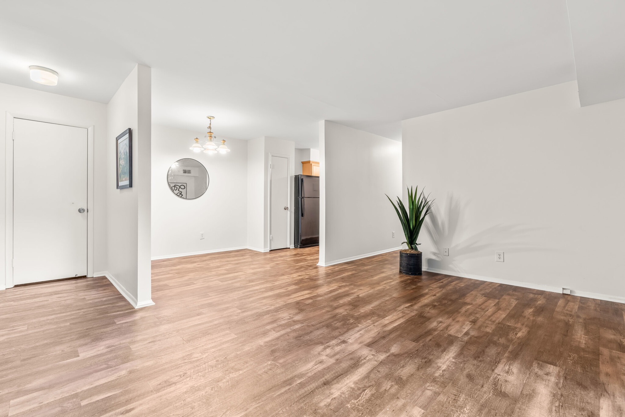 Building Photo - 1212 Schaub Dr