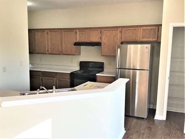 Building Photo - 1131 Clark Dr