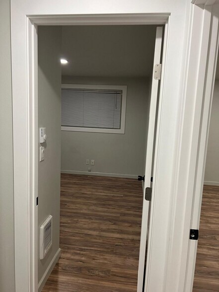 Building Photo - 2415-2417 E 20th St