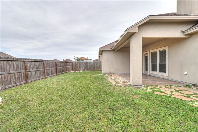 Building Photo - 5834 Aava Dr