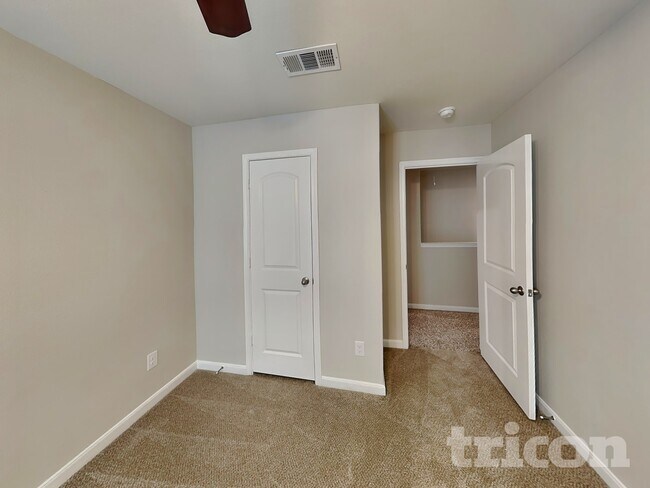 Building Photo - 837 Mallorie Ln