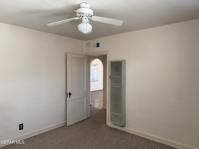 Building Photo - 1222 Mesita Dr