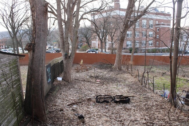 Building Photo - 52 S Bridge St