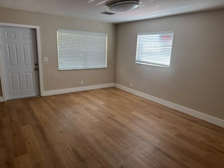 Building Photo - 2377 NW 52nd Ct