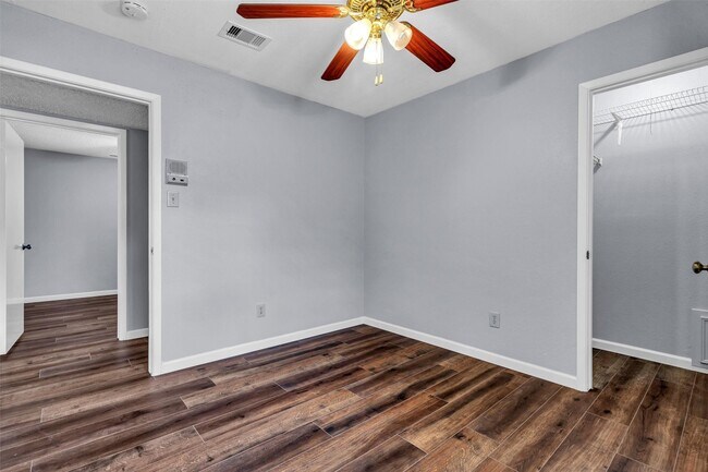 Building Photo - 3407 Pecan Point Dr