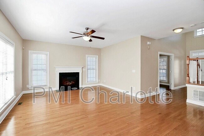 Building Photo - 14308 Harvington Dr