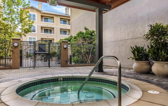 Building Photo - 1388 Broadway