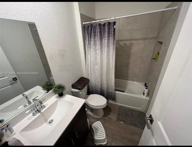 Building Photo - 1166 SE 23rd Ave