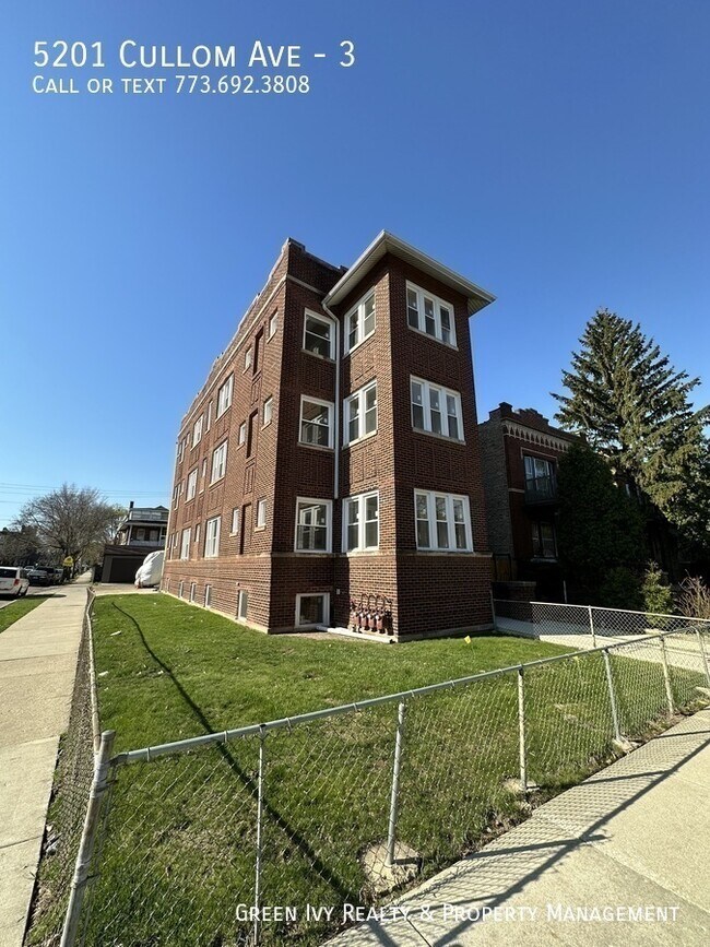 Building Photo - 5201 W Cullom Ave