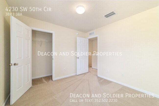 Building Photo - 4230 SW 50th Cir