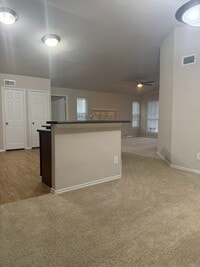 Building Photo - 2 BD with Garage - Dog Park - Resort Pool ...