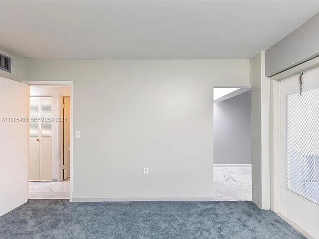 Building Photo - 1545 Euclid Ave