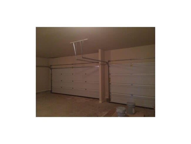 Building Photo - 6010 Pine Bluff Dr