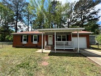 Building Photo - 711 Reggie Ct