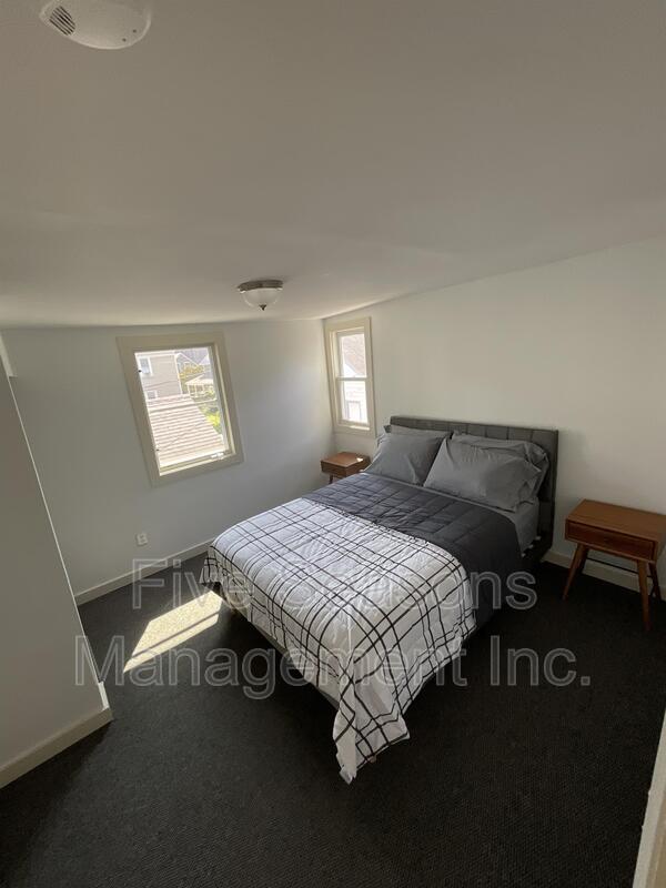Building Photo - 133 Elmwood Ave