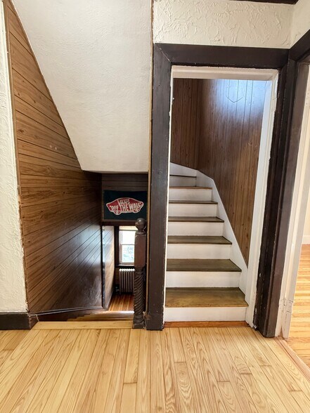 Building Photo - 5 Alcott St