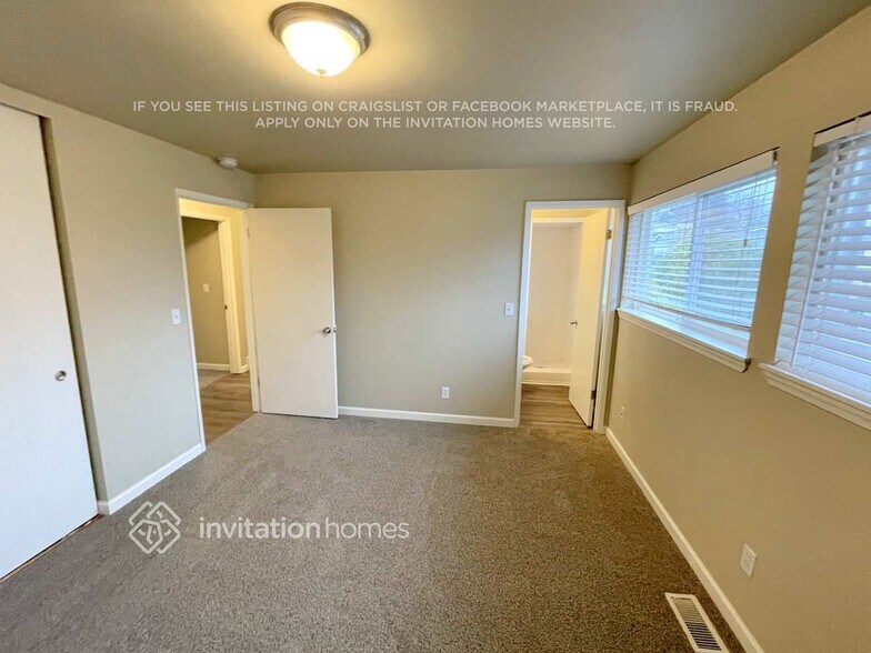 Building Photo - 8047 S 117th St