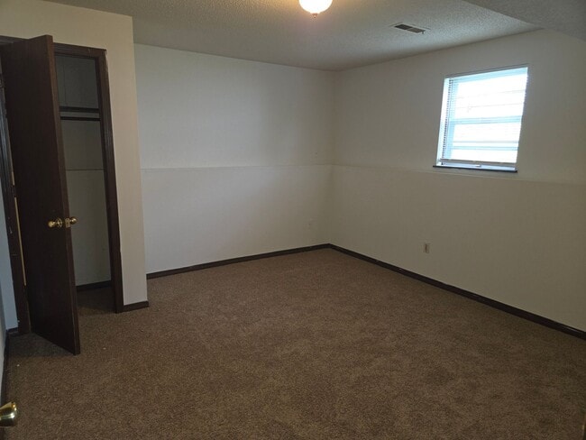 Building Photo - 4425-4427 Santa Anna Dr