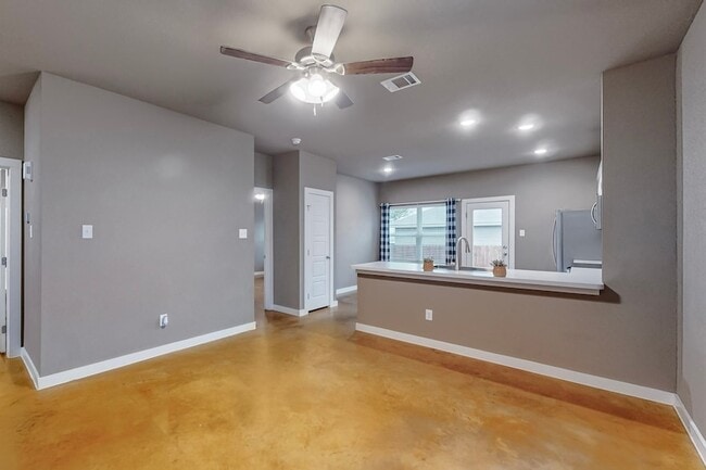 Building Photo - 209 S Baugh St