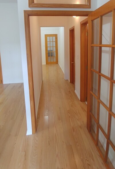 Building Photo - 196 W 9th St