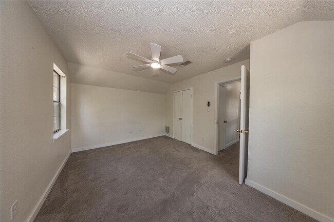 Building Photo - 39 La Buena Vista Dr