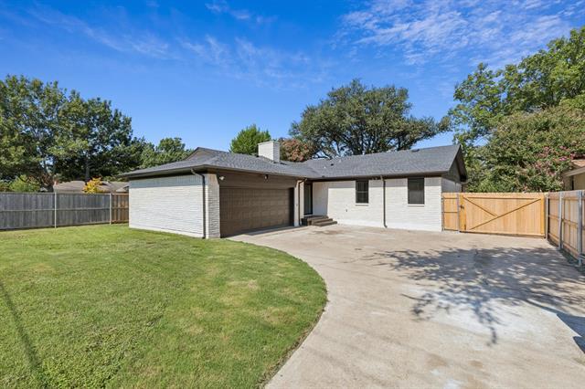 Building Photo - 8566 Sweetwood Dr