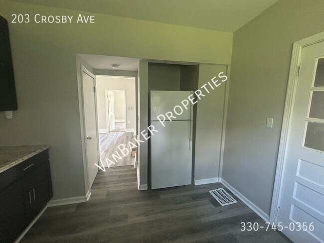 Building Photo - 203 Crosby St
