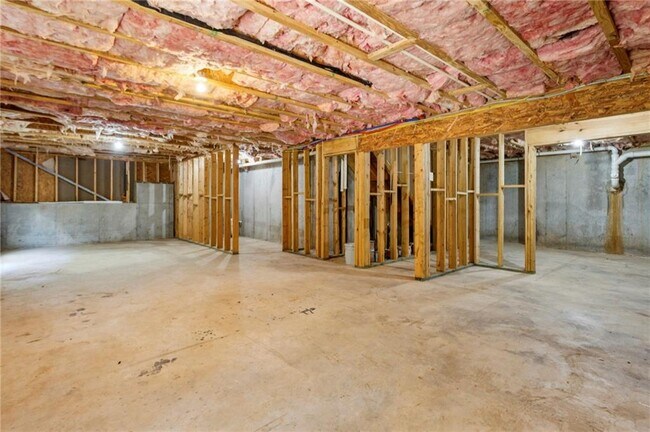 Building Photo - 952 Mill Creek Ave