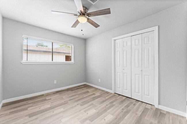 Building Photo - 10422 Rockcrest Rd