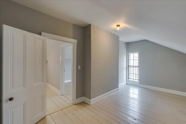 Building Photo - 412 Ann St