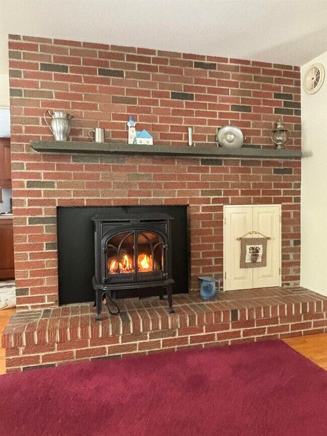 Building Photo - 104 Woodland Rd