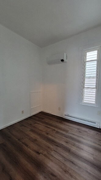 Building Photo - 146 Quail St