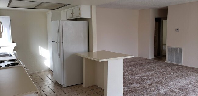 Building Photo - 1705 W Olive Ave