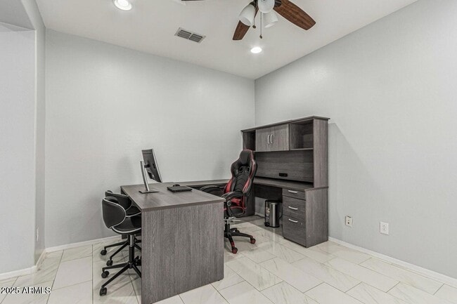 Building Photo - 10827 W Bronco Trail