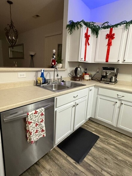 Building Photo - 161 Buchanan Ln