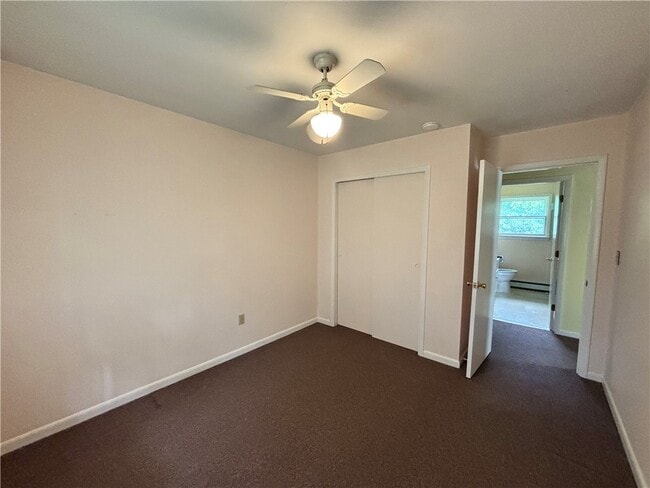 Building Photo - 446 Moss Hill Rd