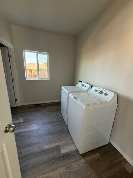 Building Photo - 317 N 41st Ave