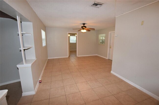 Building Photo - 202 James Ct