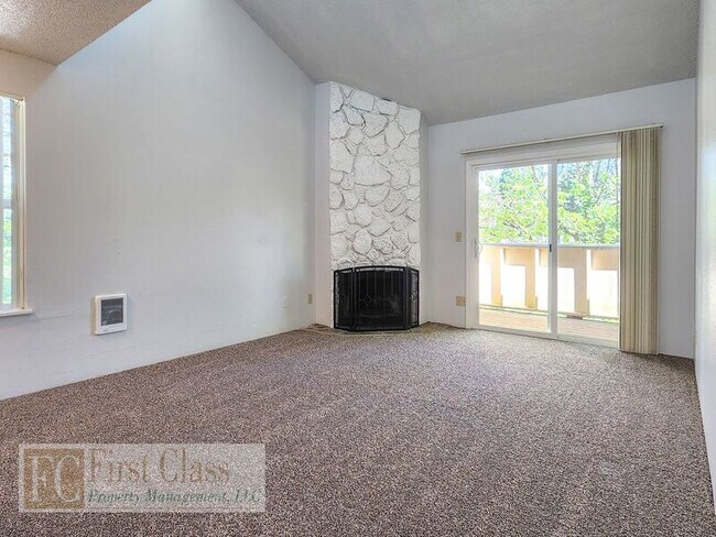 Building Photo - 3618 SW Beaverton Hillsdale Hwy