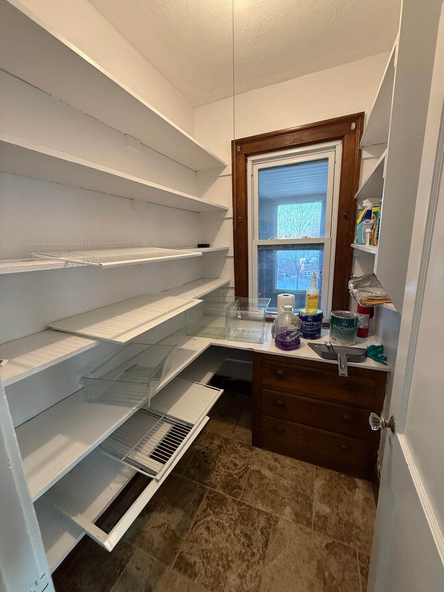 Pantry. - 18 Roger St