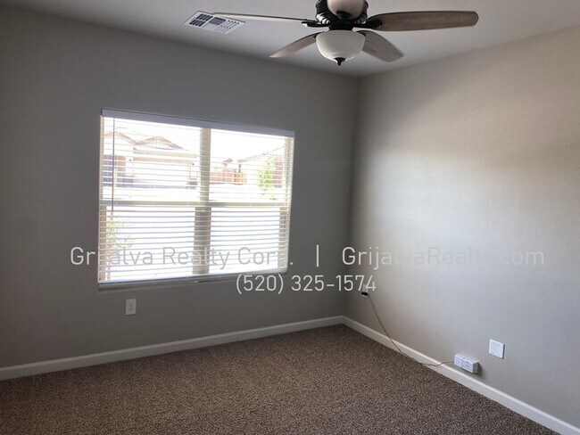 Building Photo - Newer 4 BR Home in Sahuarita for Rent **MO...