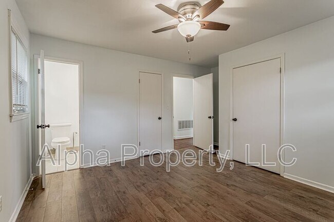 Building Photo - 109 Roberts Cir