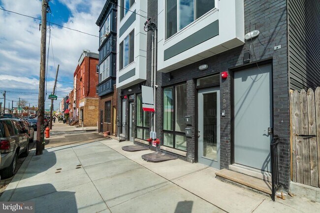 Building Photo - 1711 Snyder Ave