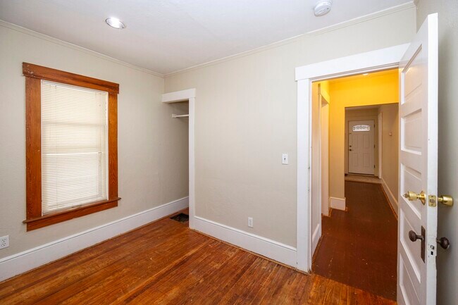 Building Photo - 201 Koch Ave